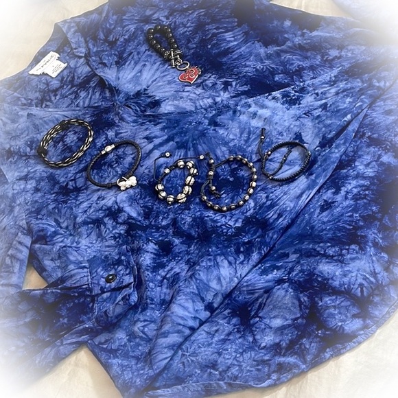 💕Beautiful Blue Tie Die High Low Faux Wrap Blouse💕 - Picture 11 of 16